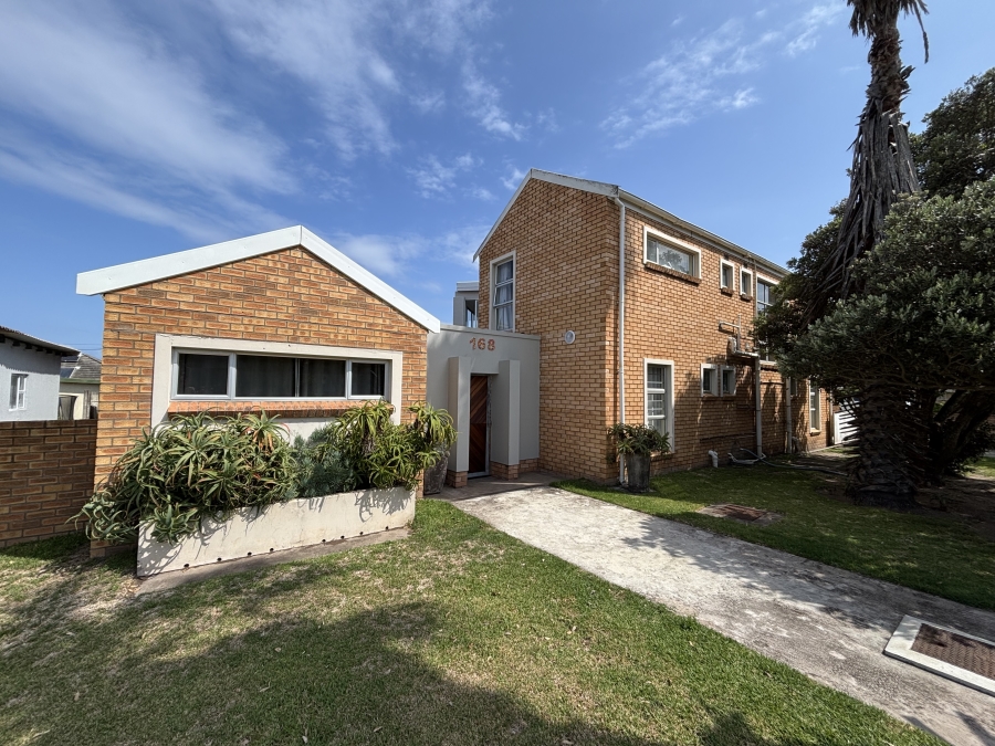 5 Bedroom Property for Sale in Kidds Beach Eastern Cape